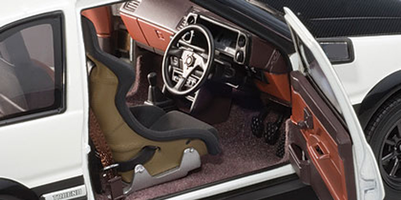 1/18 AUTOart Toyota Sprinter Trueno AE86 Special Tuned