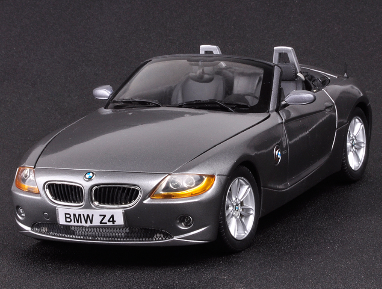 1/18 Ricko BMW Z4 E85 / E86 (Grey) Diecast Car Model