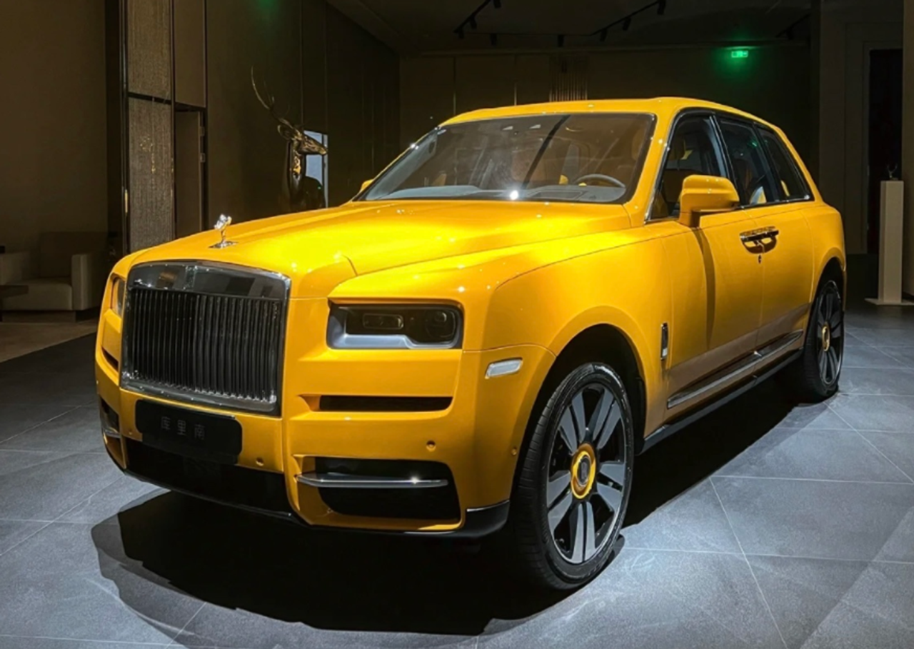 Rolls Royce Cullinan 2023 Colours Available in 2 Colors in Malaysia   Zigwheels