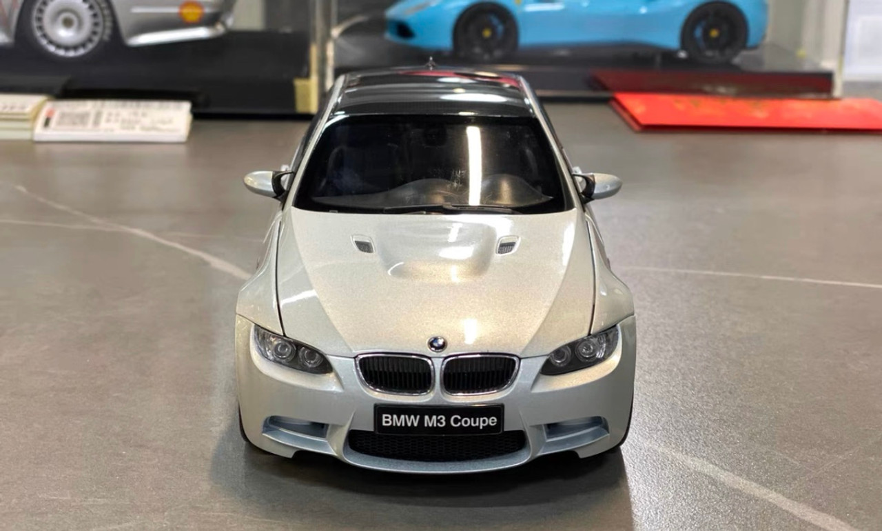 1/18 Kyosho BMW M3 E92 (2008-2013) Silver Diecast Car Model 