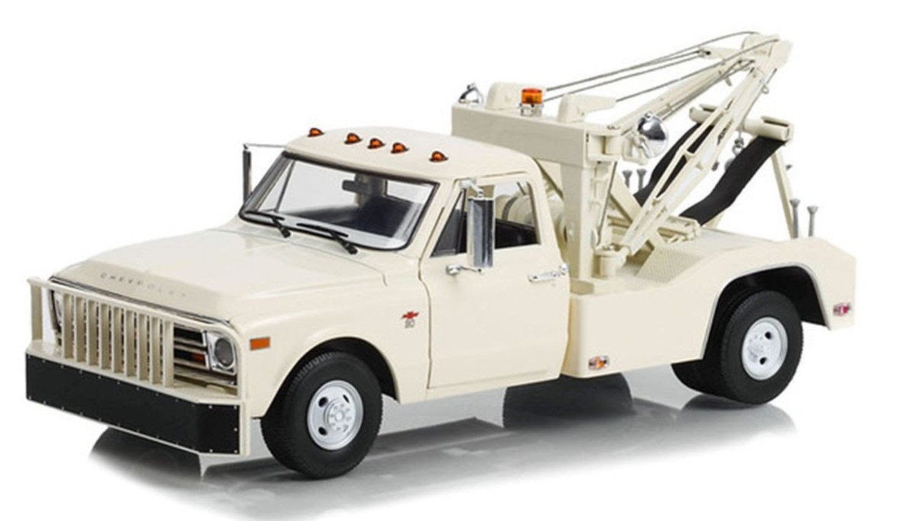 1/18 Greenlight 1968 Chevrolet C-30 Dually Wrecker Diecast Car Model