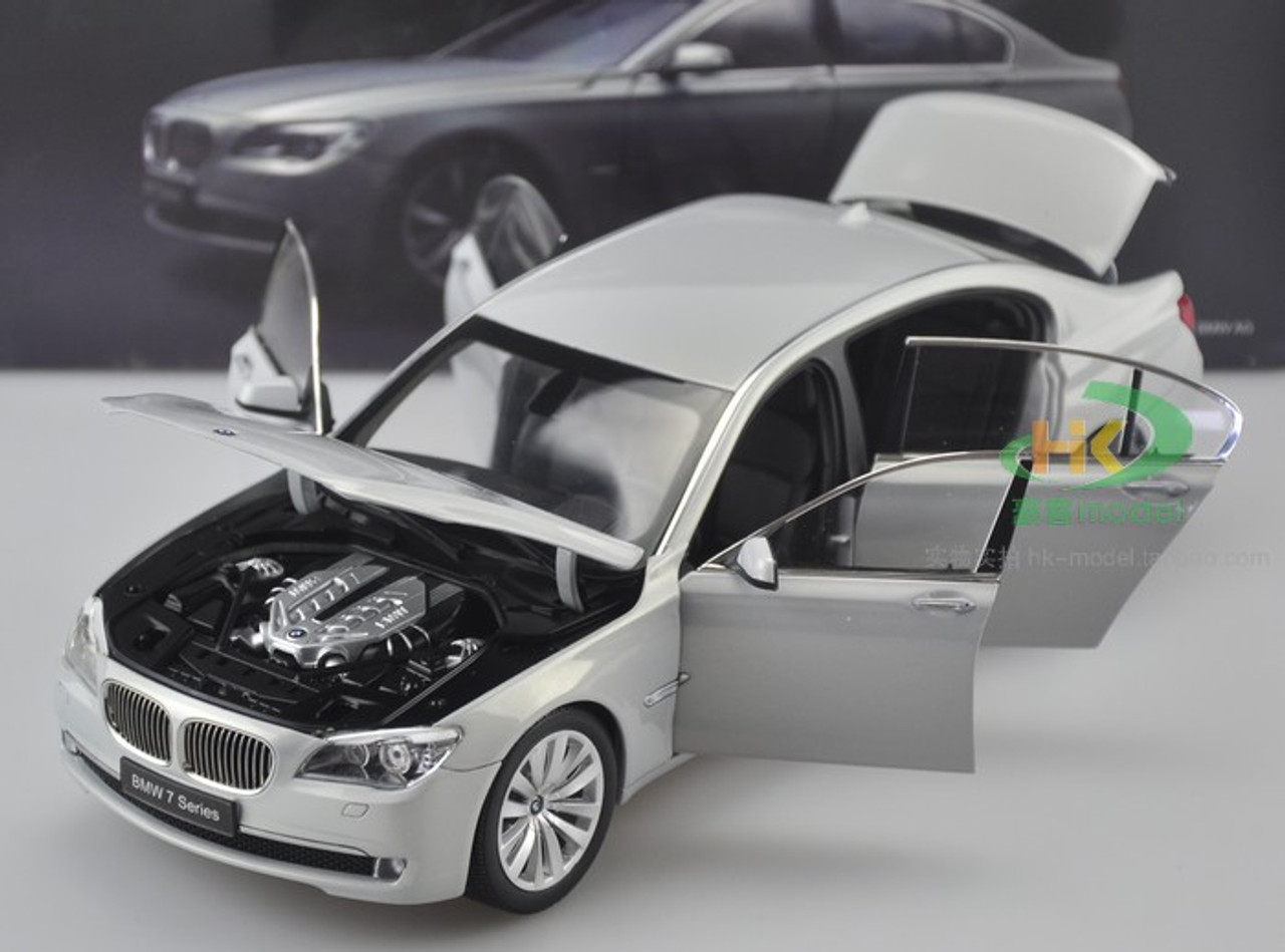 1/18 Kyosho BMW F02 7 Series 750Li (Silver) Diecast Car