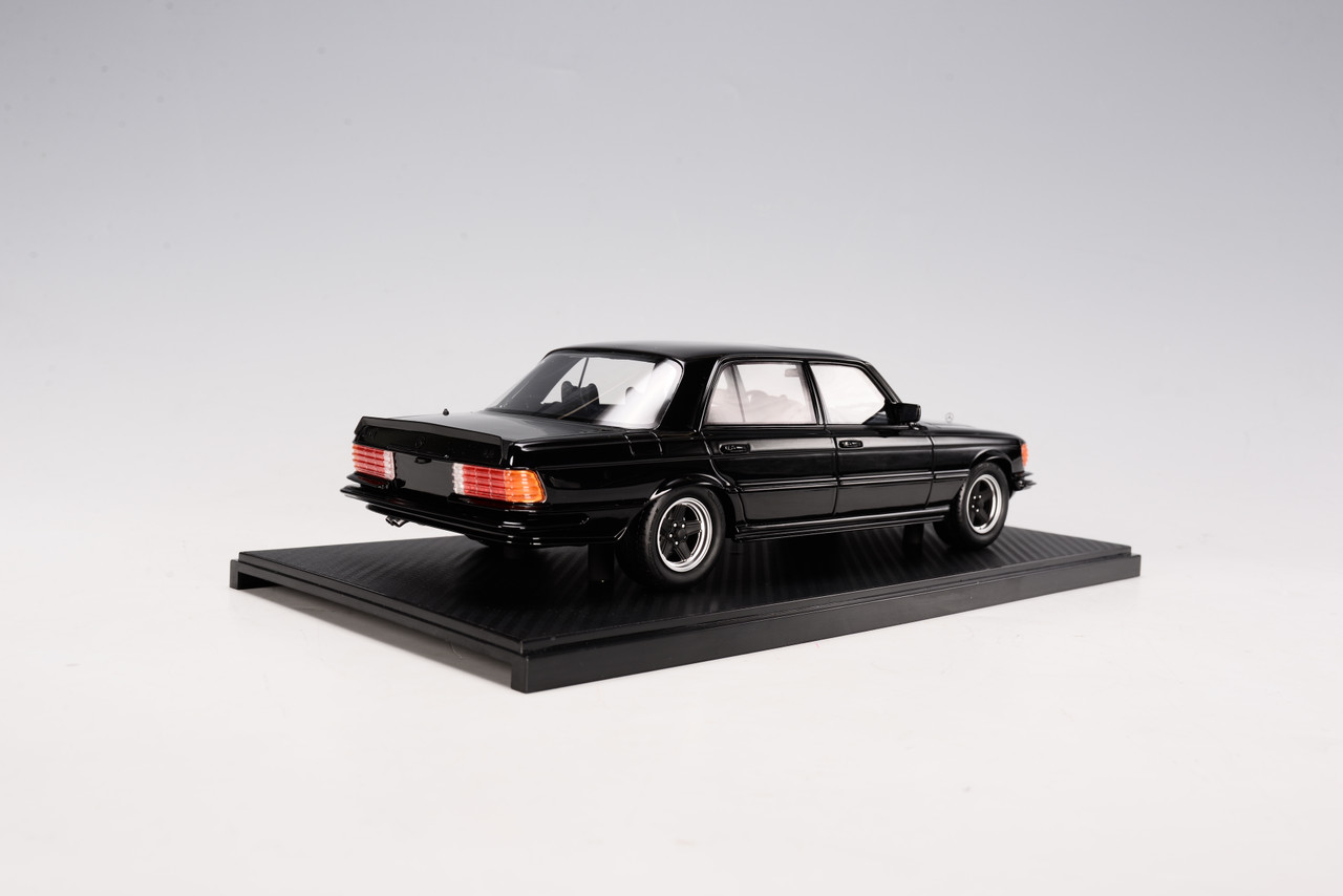 1/18 Ivy Mercedes-Benz 450 SEL 6.9 AMG (Metallic Black) Resin Car Model Limited 99 Pieces