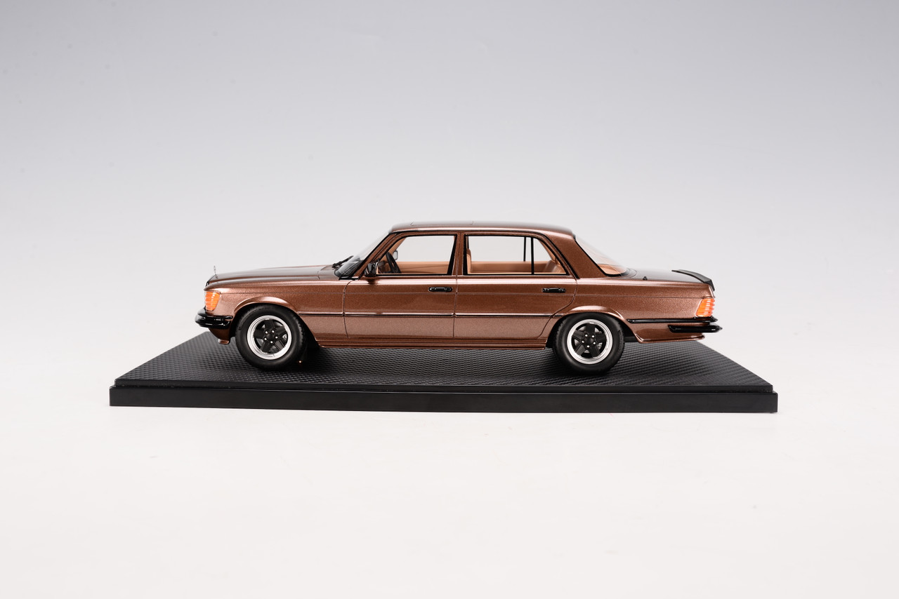 1/18 Ivy Mercedes-Benz 450 SEL 6.9 AMG (Chocolate Brown) Resin Car