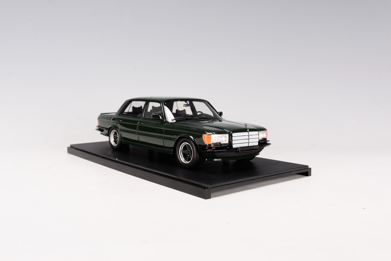 1/18 Ivy Mercedes-Benz 450 SEL 6.9 AMG (Mass Green) Resin Car Model Limited 99 Pieces