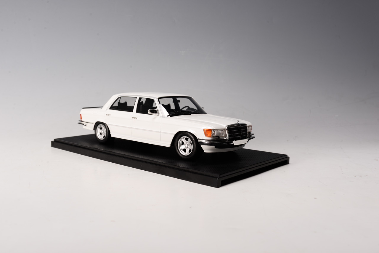 IVY Merit 1/18 ベンツ 450SEL 6.9 AMG 銀-