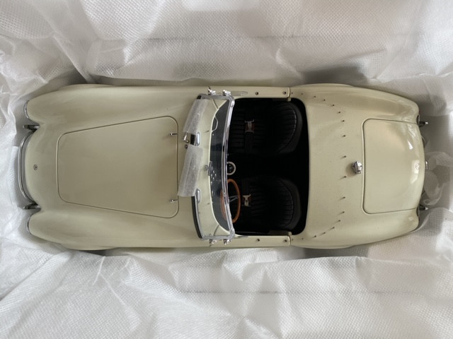1/12 GMP 1964 Shelby Cobra 289 Roadster (White) Diecast Car Model