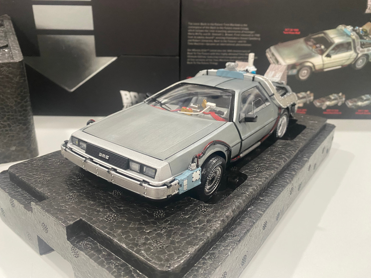 OPEN BOX MISSING ONE WIPER AS-IS 1/18 Hot Wheels Hotwheels Super