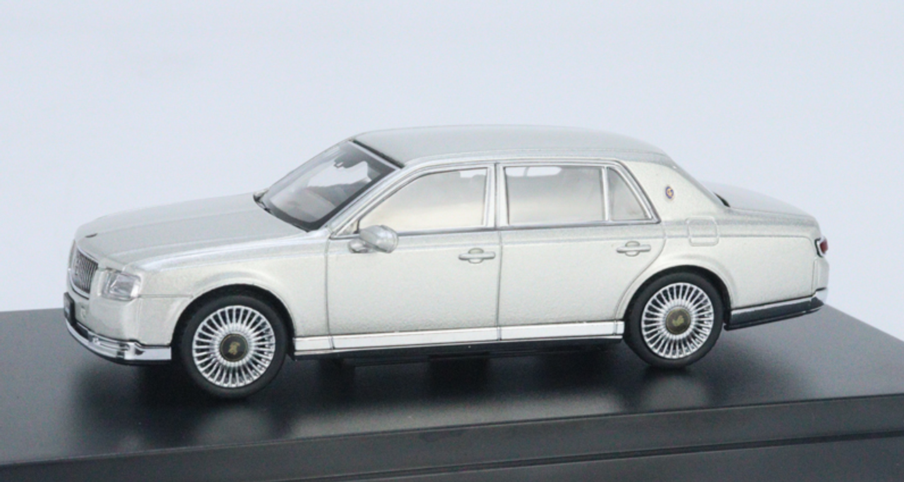 1/64 LCD Toyata Century Silver Diecast Car Model