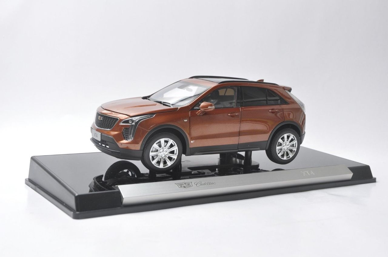 1/18 Dealer Edition Cadillac XT4 (Autumn Metallic) Diecast Car Model