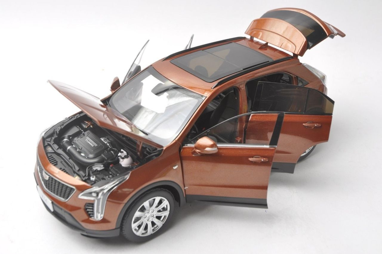 1/18 Dealer Edition Cadillac XT4 (Autumn Metallic) Diecast Car Model