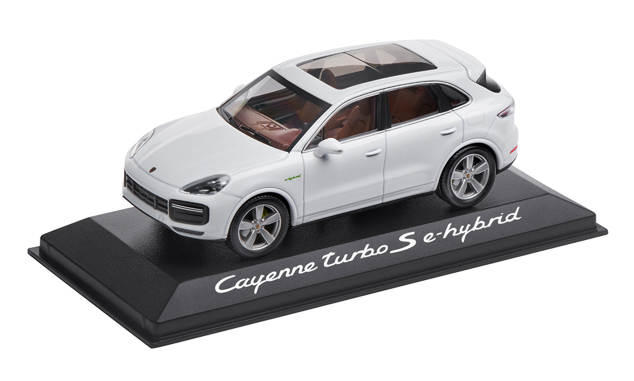 1/43 Minichamps Porsche Cayenne Turbo S E-Hybrid (Carrera White) Car Model