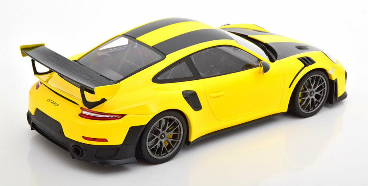 1/18 Minichamps 2018 Porsche 911 (991.2) GT2 RS Weissach Package (Yellow with Silver Rims) Car Model Limited 111 Pieces