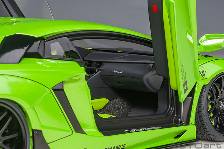 1/18 AUTOart Liberty Walk LB-Works Lamborghini Aventador