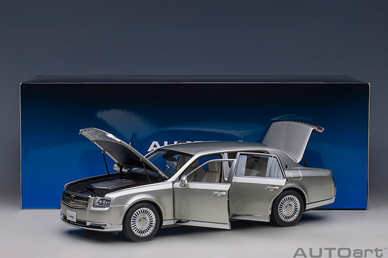 1/18 AUTOart Toyota Century Special Edition with Curtain (Silver) Car Model