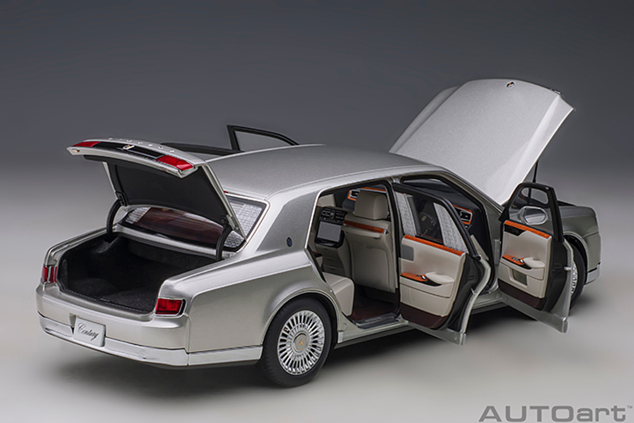 1/18 AUTOart Toyota Century Special Edition with Curtain
