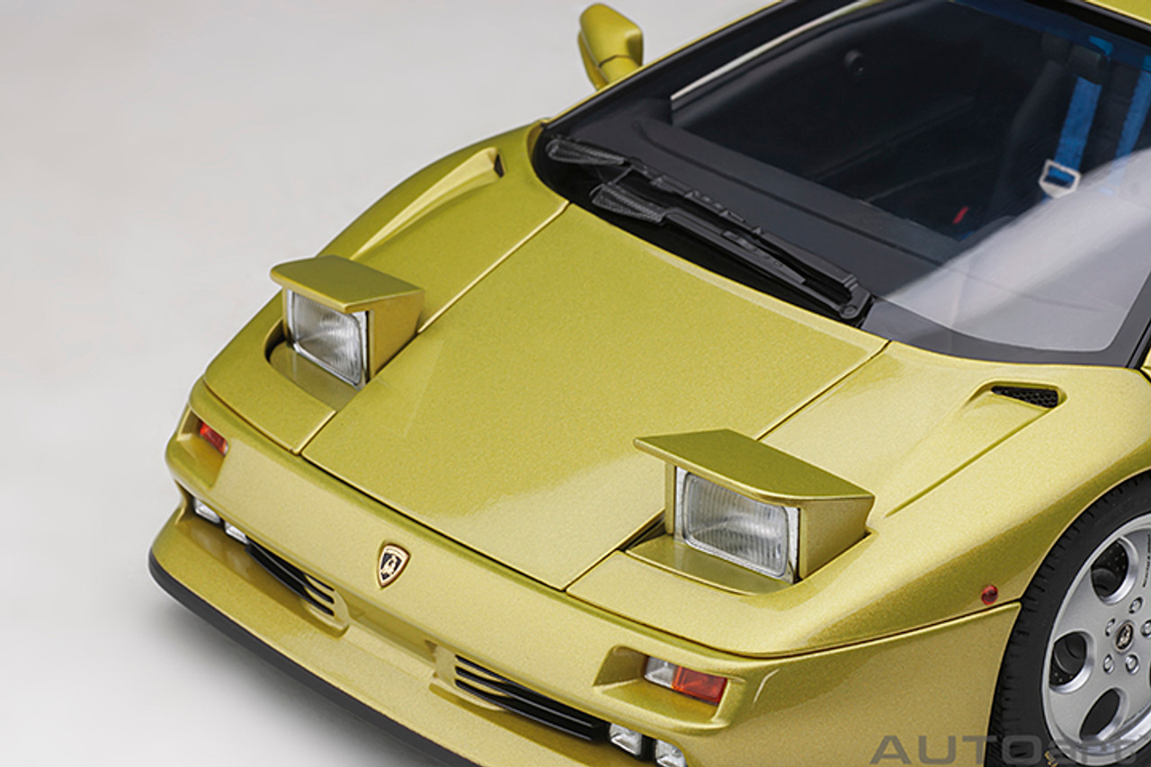 車　ＡＵＴＯ・Ａｒｔ　1/18　Ｌａｍｂｏｒｇｈｉｎｉ　Ｄｉａｂｌｏ　ミニカー AUTOart 1/18 ランボルギーニ ディアブロ SV-R （SUPERFLY YELLO