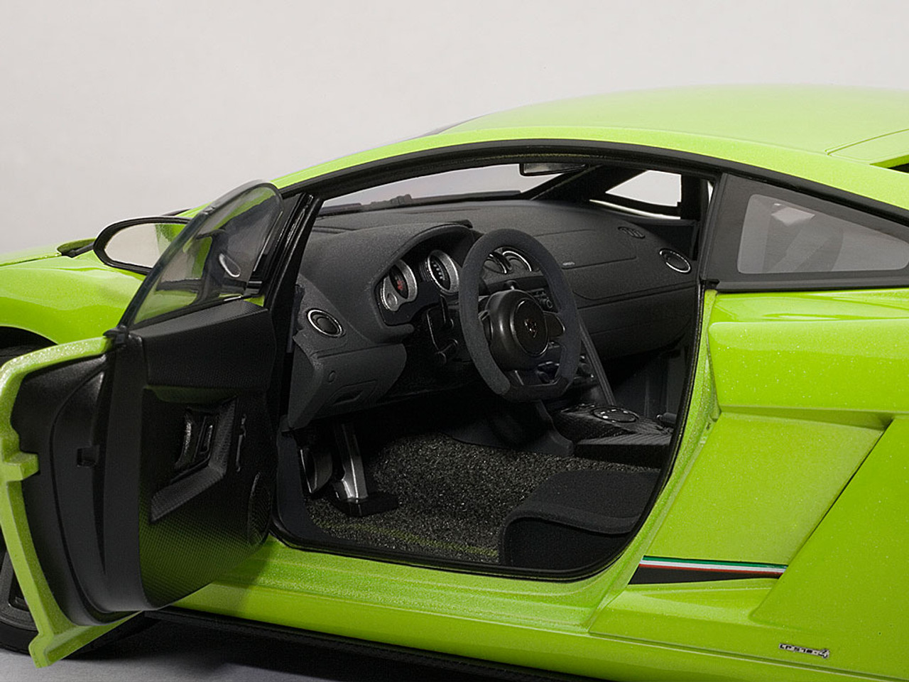 1/18 AUTOart LAMBORGHINI GALLARDO LP570-4 - GREEN Diecast Car Model