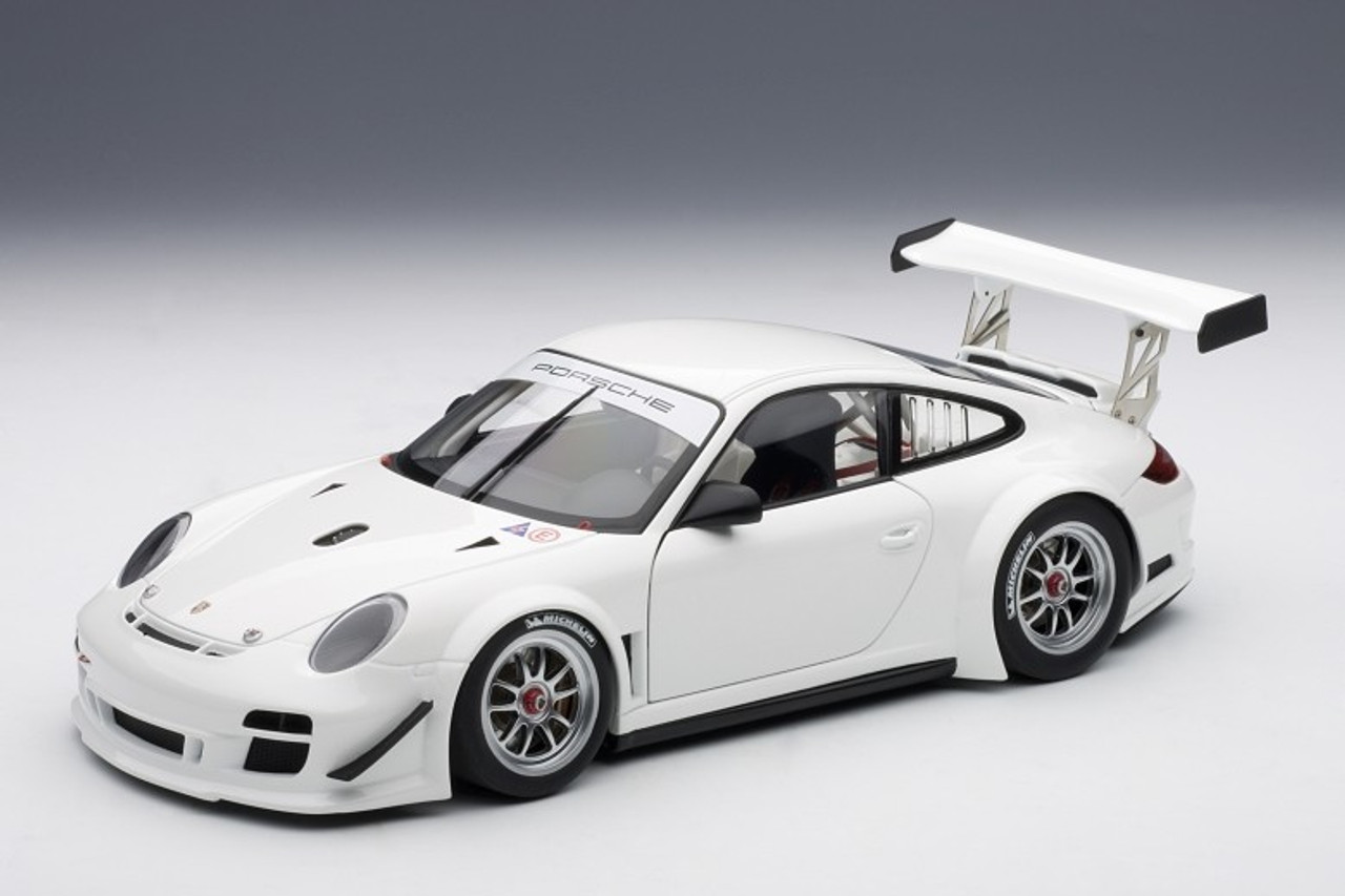 1/18 AUTOart PORSCHE 911(997) GT3 R 2010 PLAIN BODY VERSION (WHITE) Diecast Car Model