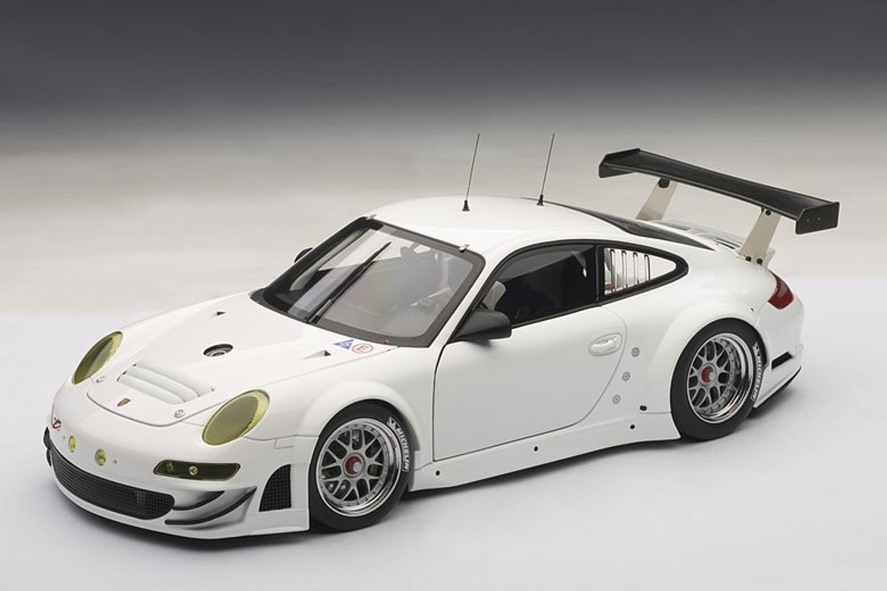 1/18 AUTOart 2010 Porsche 911 997 GT3 RSR Plain Body Version (White) Car  Model