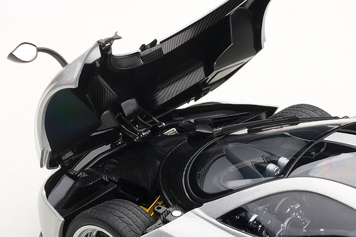 1/18 AUTOart Pagani Huayra (Silver) Car Model - LIVECARMODEL.com