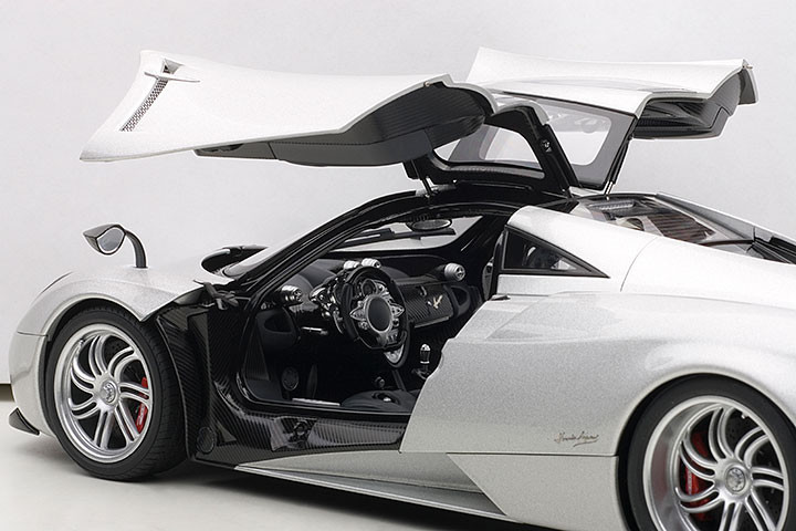 1/18 AUTOart Pagani Huayra (Silver) Car Model - LIVECARMODEL.com
