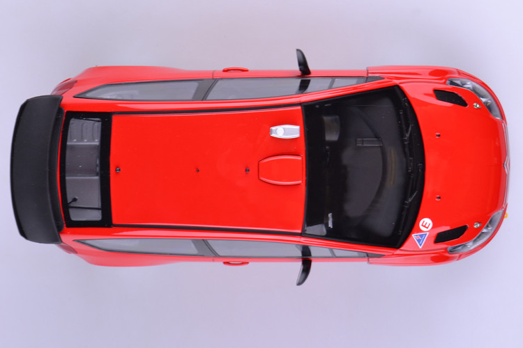 1/18 AUTOart CITROEN C4 WRC PLAIN BODY VERSION - RED Diecast Car
