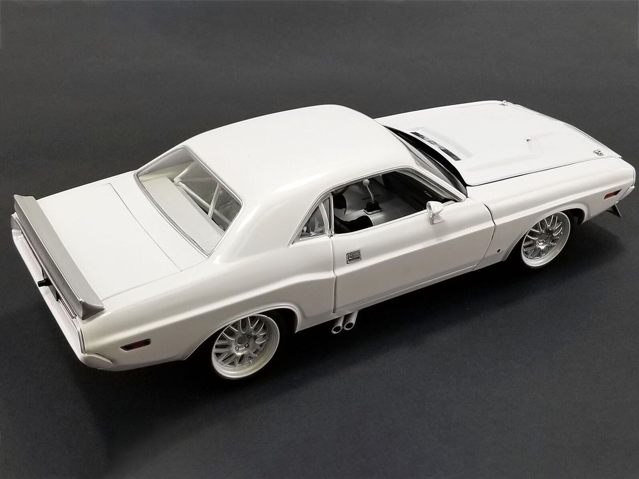 ミニカー 1/18 1970 Dodge Challenger R/T 1/18 1970 Dodge Challenger R/T Street Fighter – Hobby