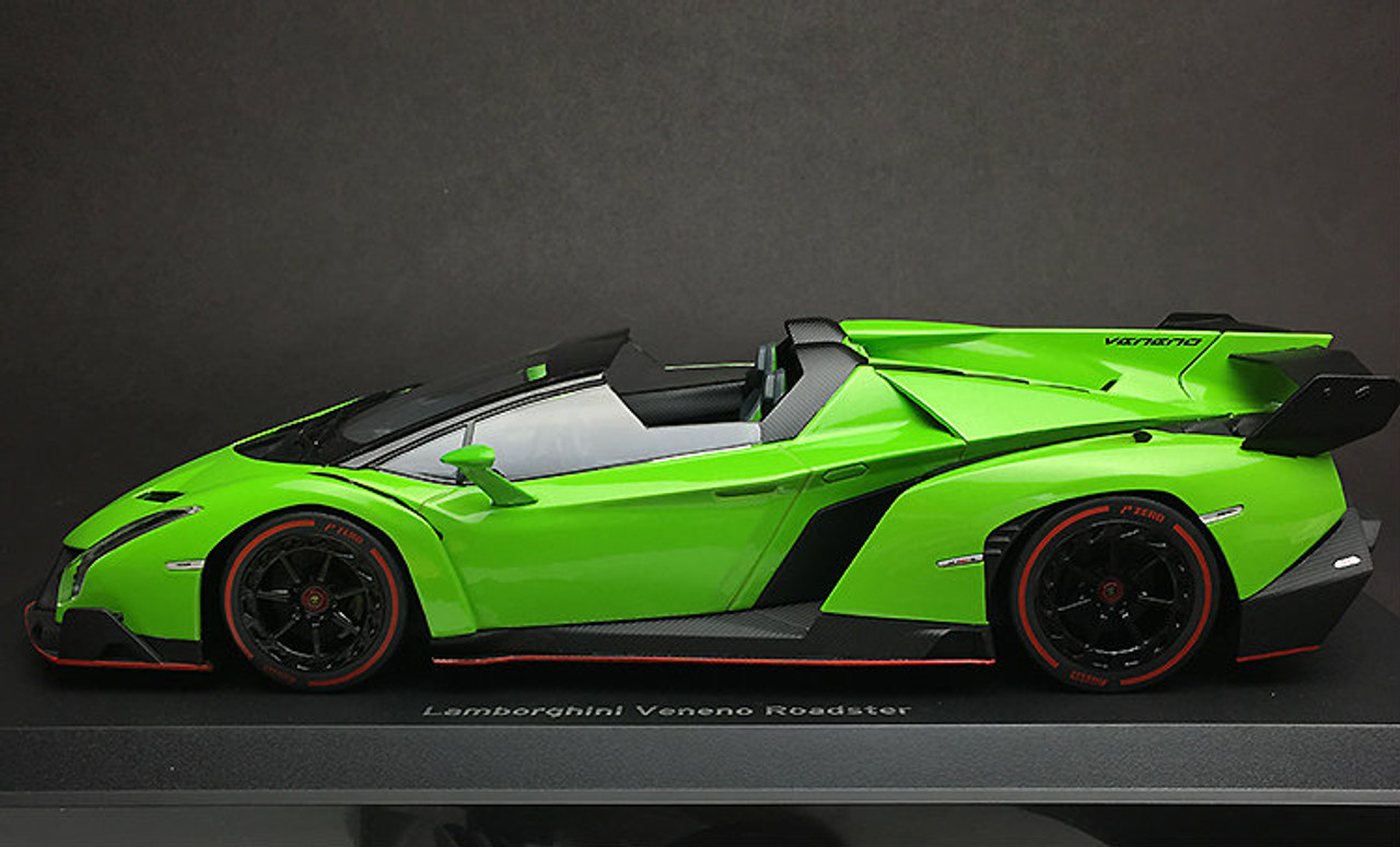 1/18 Kyosho Ousia Lamborghini Veneno Roadster (Green w/ Red