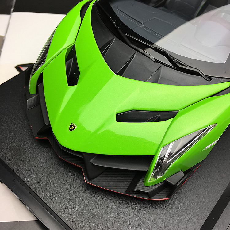 1/18 Kyosho Ousia Lamborghini Veneno Roadster (Green w/ Red Line