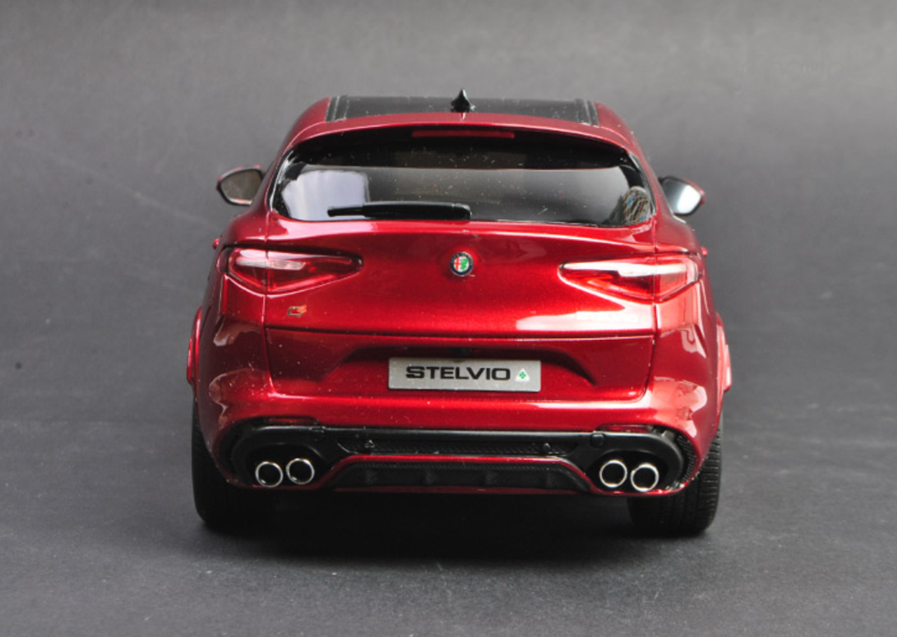 1/18 OTTO Alfa Romeo Stelvio Quadrifoglio (Red) Limited Resin Car Model