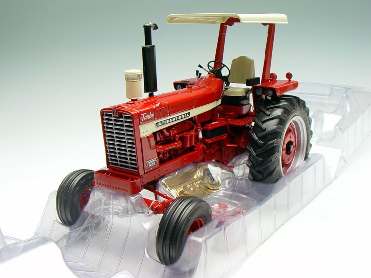 1/16 Ertl International Farmall 1456 (Red Hood) - LIVECARMODEL.com