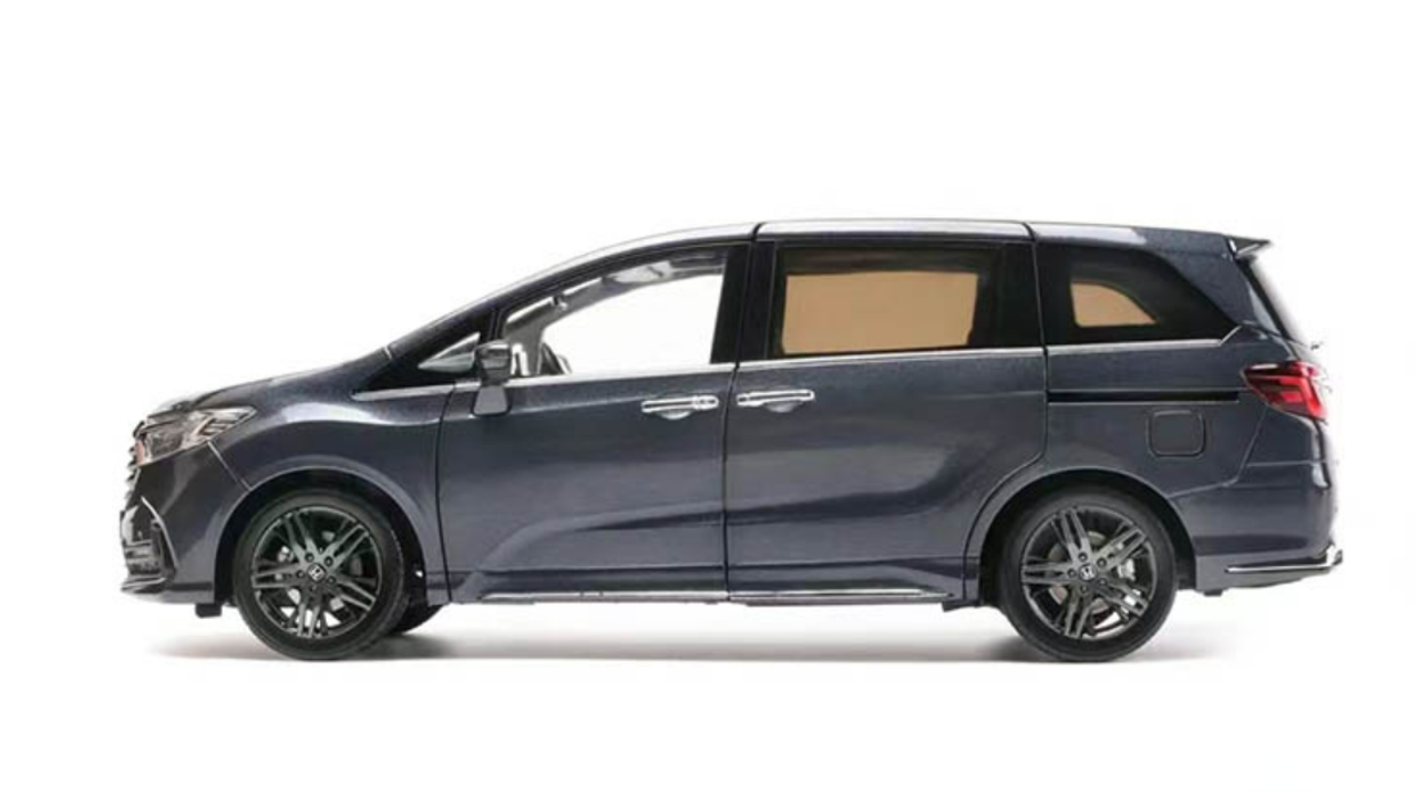 1/18 Dealer Edition 2022 Honda Odyssey (Grey) Diecast Car Model