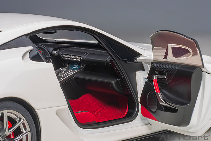 1/18 AUTOart Lexus LFA (Whitest White) Car Model - LIVECARMODEL.com