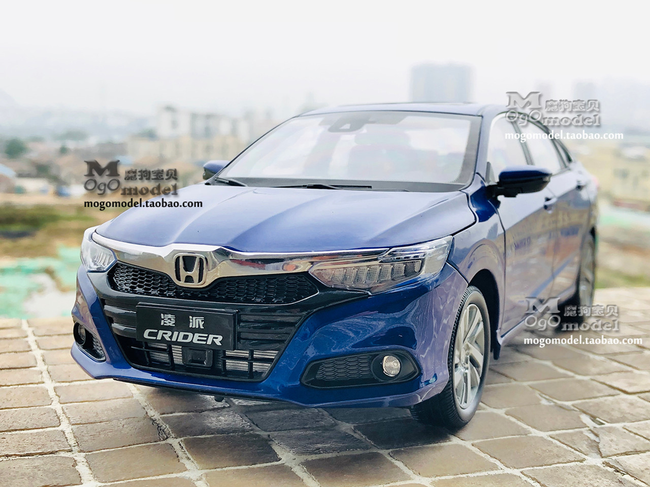 1/18 Dealer Edition 2019 Honda Crider (Blue) Diecast Car Model