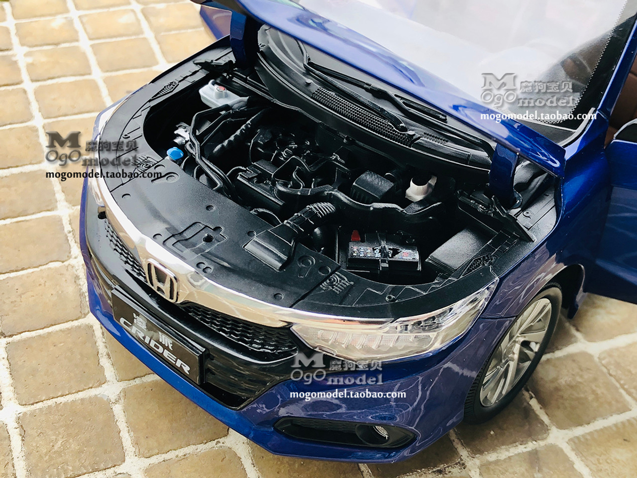 1/18 Dealer Edition 2019 Honda Crider (Blue) Diecast Car Model