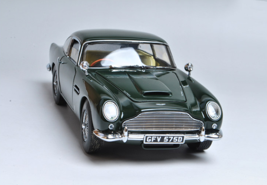 1/18 Sunstar 1963 Aston Martin DB5 (Green) Diecast Car Model