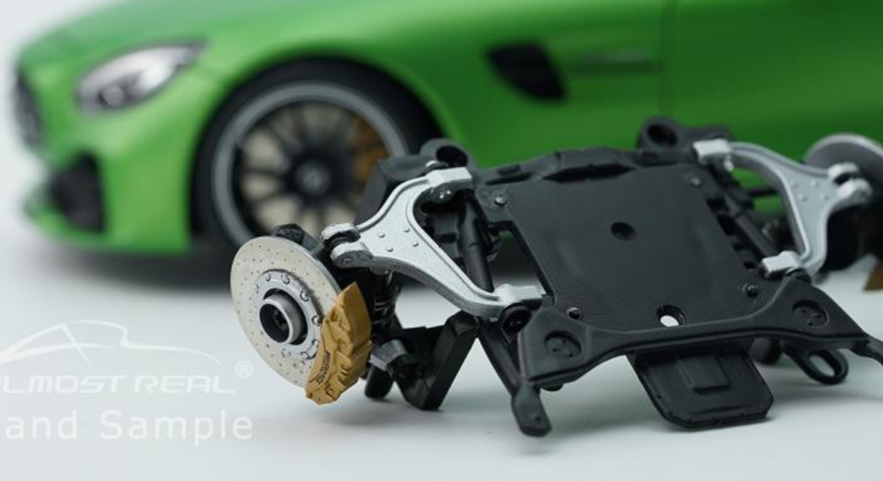 東大ALMOST REAL AMG GT R 1/18 ミニカー