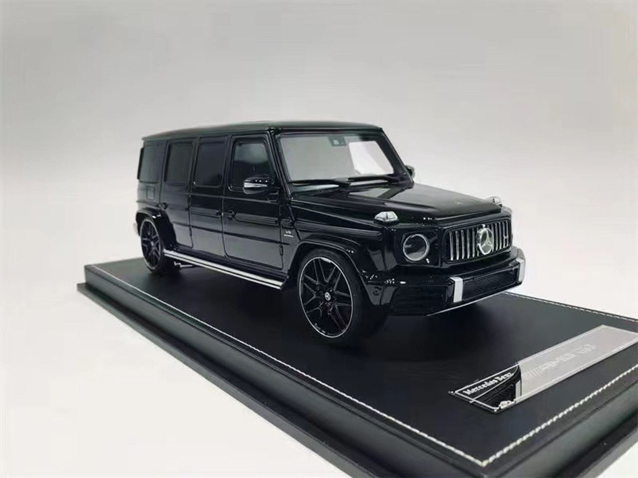 1/18 VIP Scale Model Mercedes-Benz G-Class G63 AMG Extended Limo