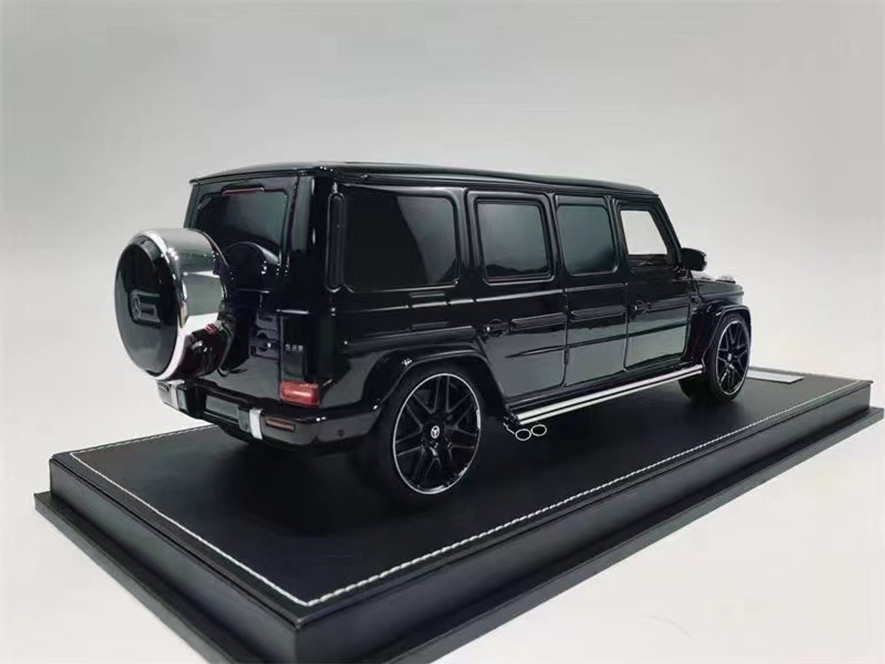 1/18 VIP Scale Model Mercedes-Benz G-Class G63 AMG Extended Limo