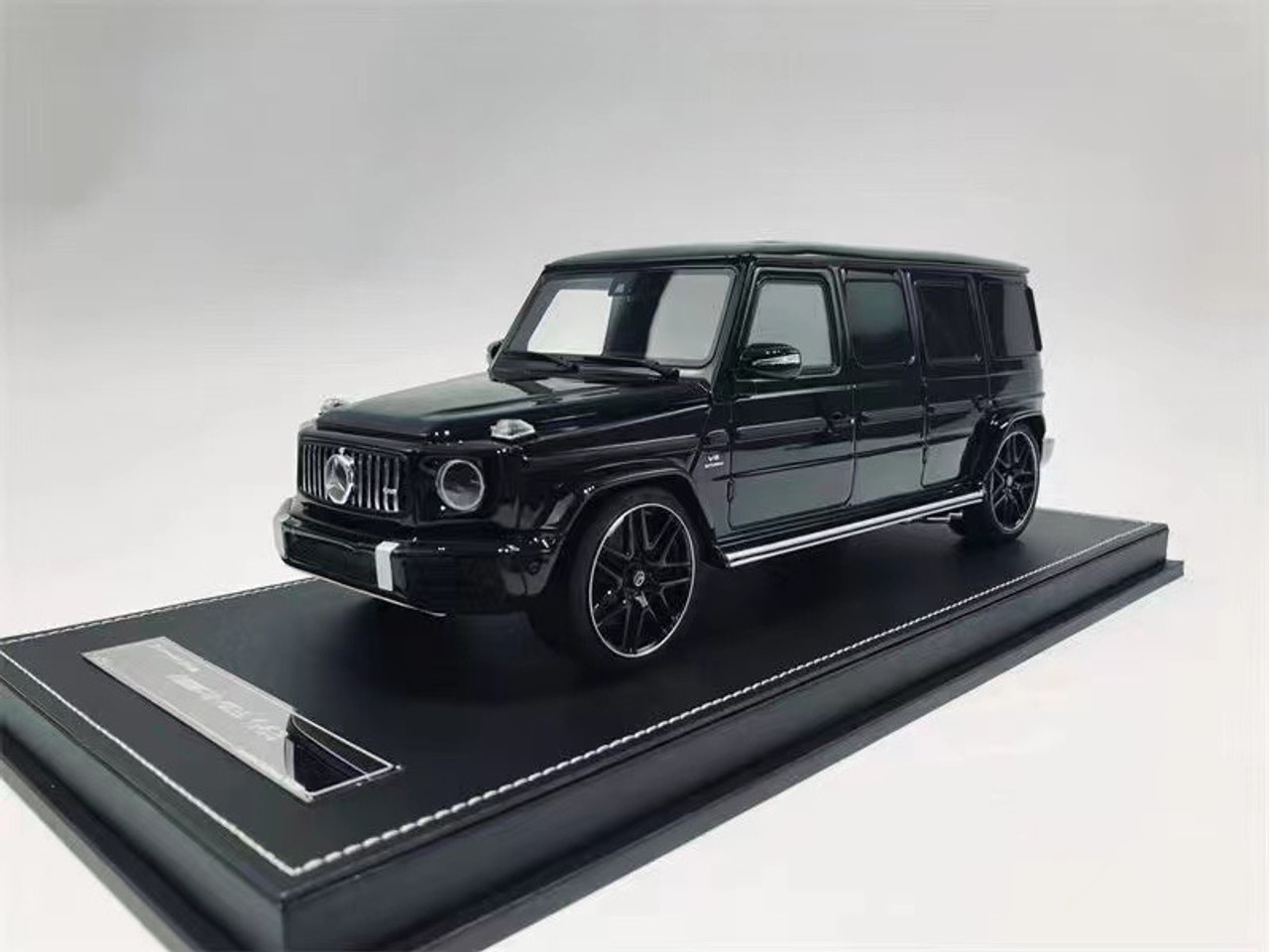 1/18 Mercedes-Benz Mercedes G-Class G63 AMG LV Louis Vuitton Theme