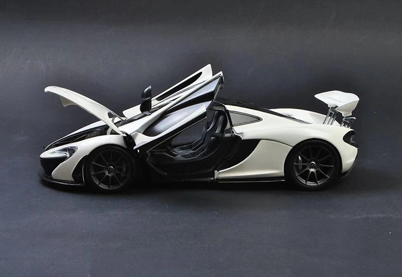 1/18 Dealer Edition McLaren P1 (White) Diecast Car Model