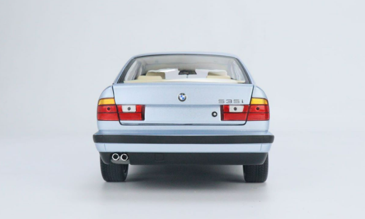 1/18 Minichamps 1988 BMW 535i (E34) (Light Blue Metallic) Diecast Car Model  - LIVECARMODEL.com