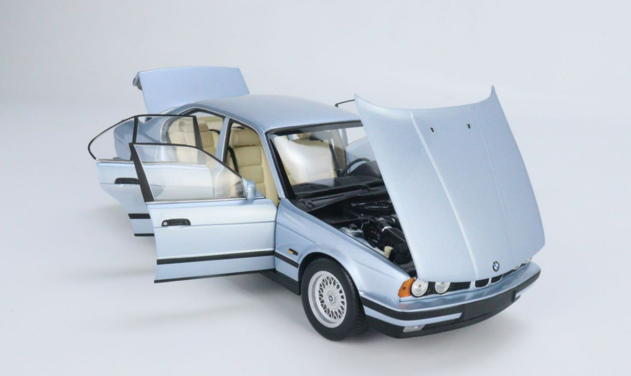 1/18 Minichamps 1988 BMW 535i (E34) (Light Blue Metallic) Diecast Car Model