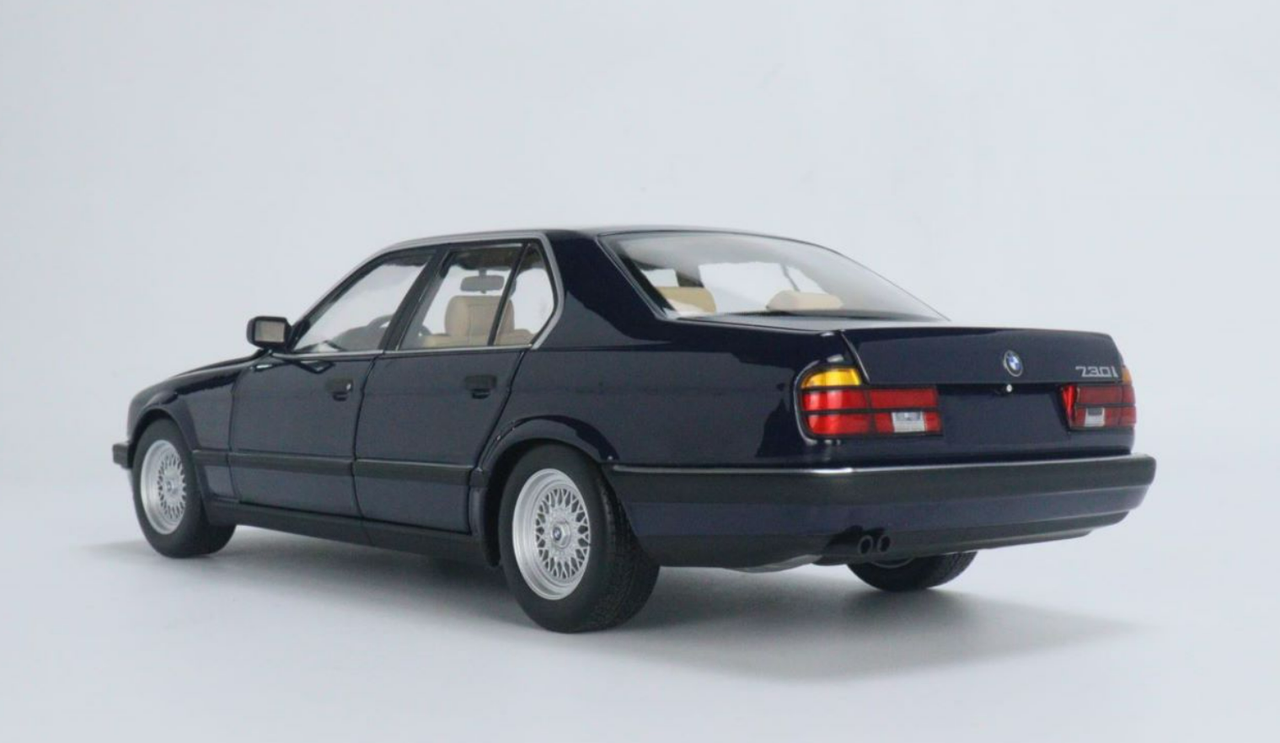 Diecast 1986 BMW 730i (E32) Light Blue Metallic 1/18 Diecast Model Car by  Minichamps 