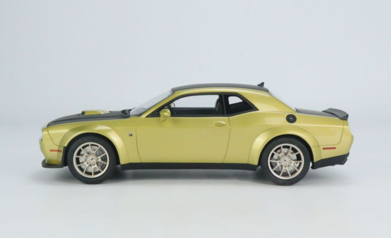 1/18 GT Spirit Dodge Challenger R/T Scat Pack Widebody 50th Anniversary Edition (Green) Resin Car Model