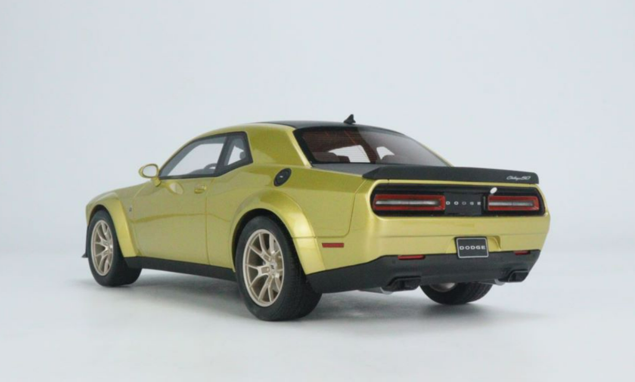 Dodge Challenger R/T Scat Pack Widebody 50th Anniversary GT Spirit 1/18