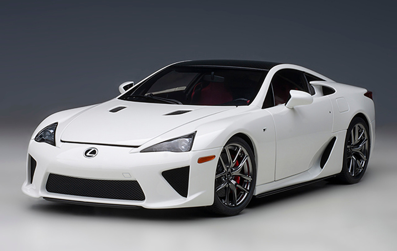 1/18 AUTOart Lexus LFA (Whitest White with Carbon Black) Car Model