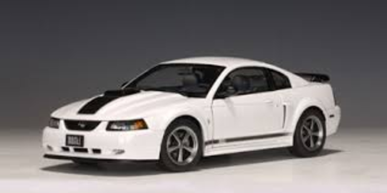 1/18 AUTOart 2003 Ford Mustang Mach I (Oxford White) Diecast Car Model