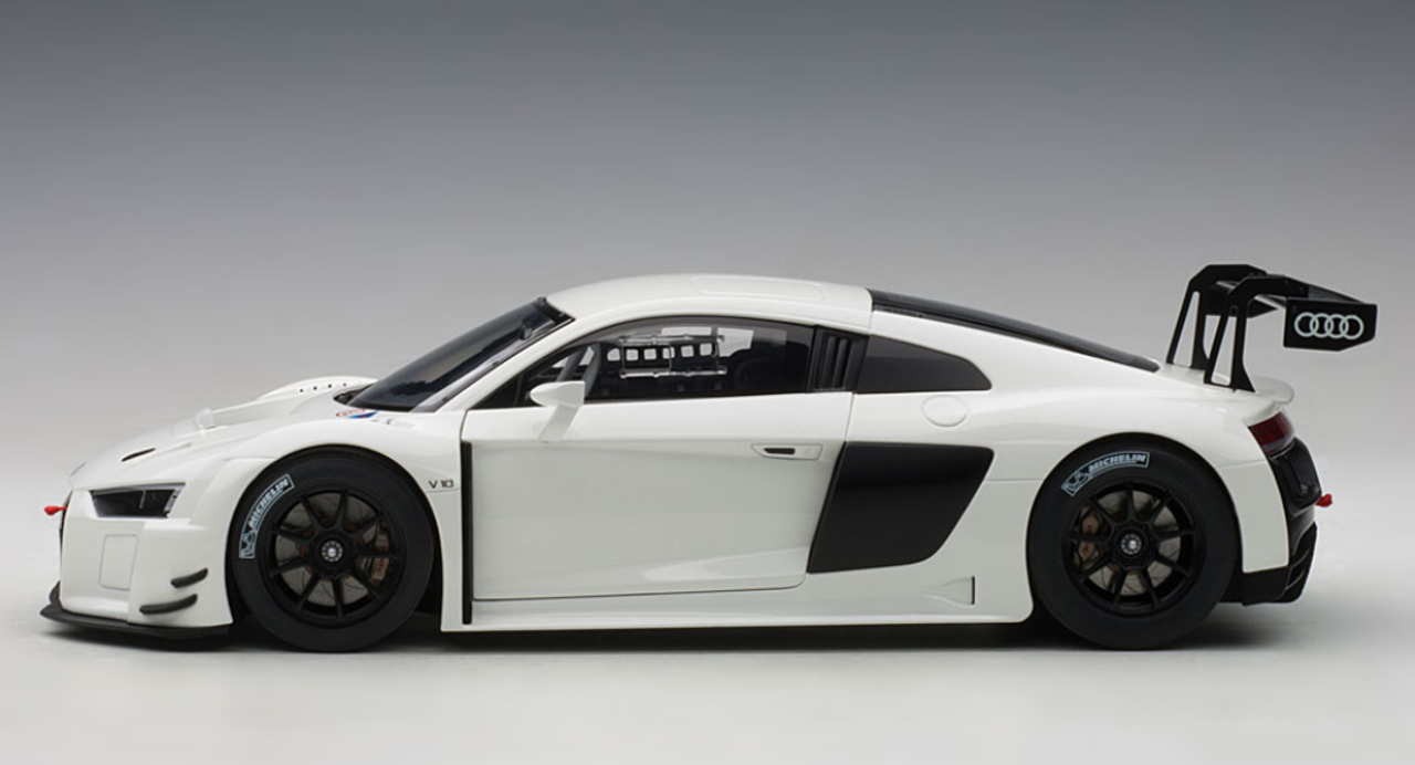 1/18 AUTOart Audi R8 LMS Plain Color Version (White) Car Model